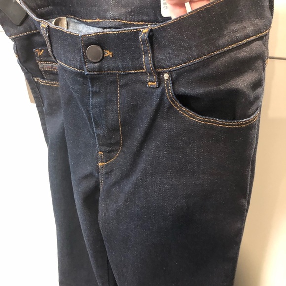 Deisel ®️ Ladies Jeans - Picture 5 of 7